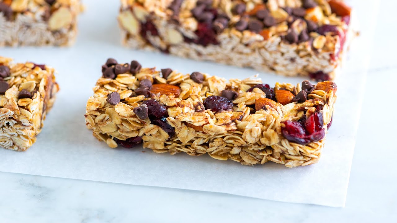 How to Make Soft and Chewy Granola Bars - Homemade Granola Bar Recipe