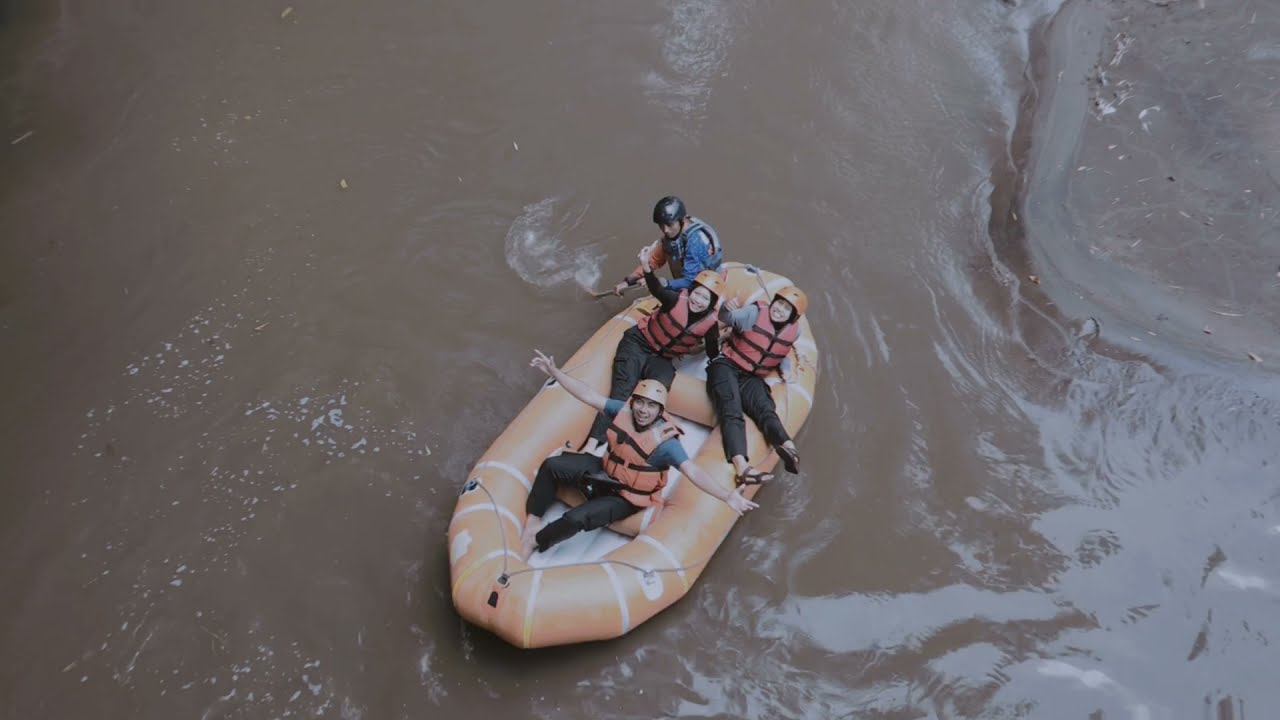 Arung jeram seru di kaliwatu rafting bareng team Mabes Polri