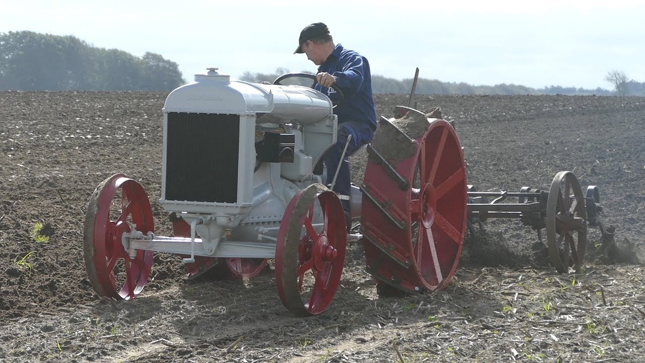 Fordson Model F Working Hard in The Field Cultivation w/ Old Metal Cultivator | DK Agri