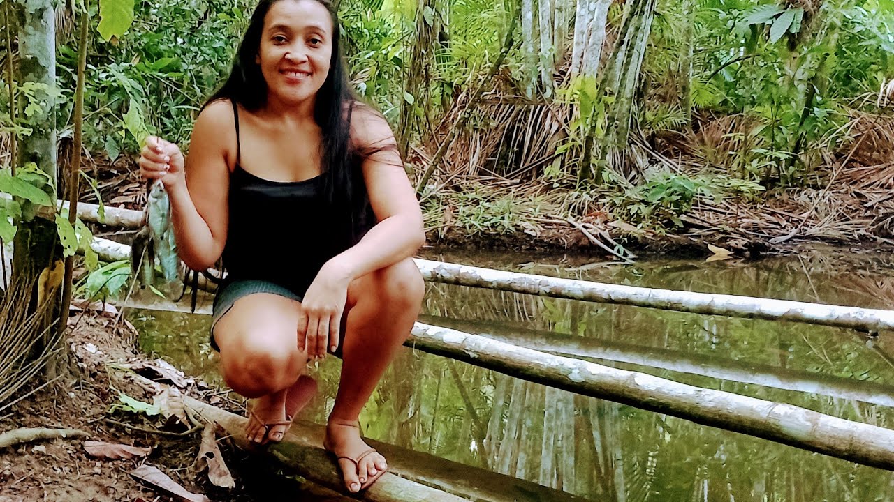 Pesca no igarapé 