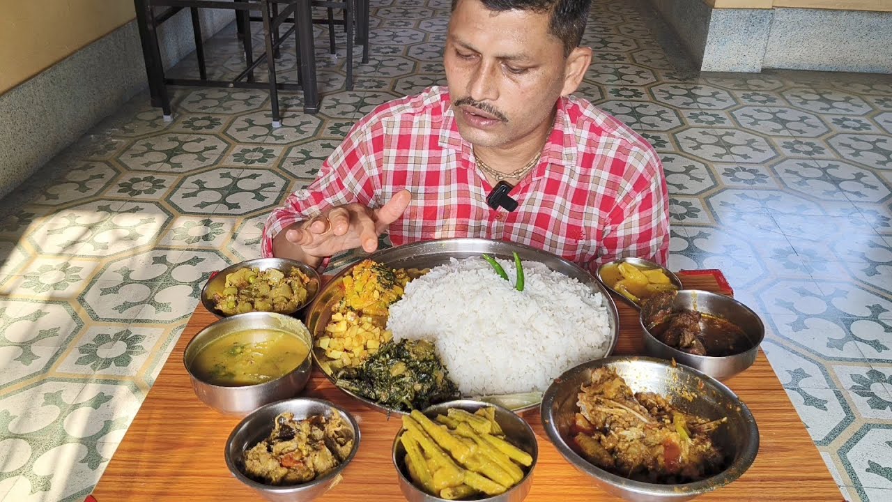১১ রকমের পদ দিয়ে ভরপেট খেলাম চৈত্রের দুপুরে নিজের ঘরে বসে |নোটে শাকের চচ্চড়ি | ডাটা আলু পোস্ত |ডাল