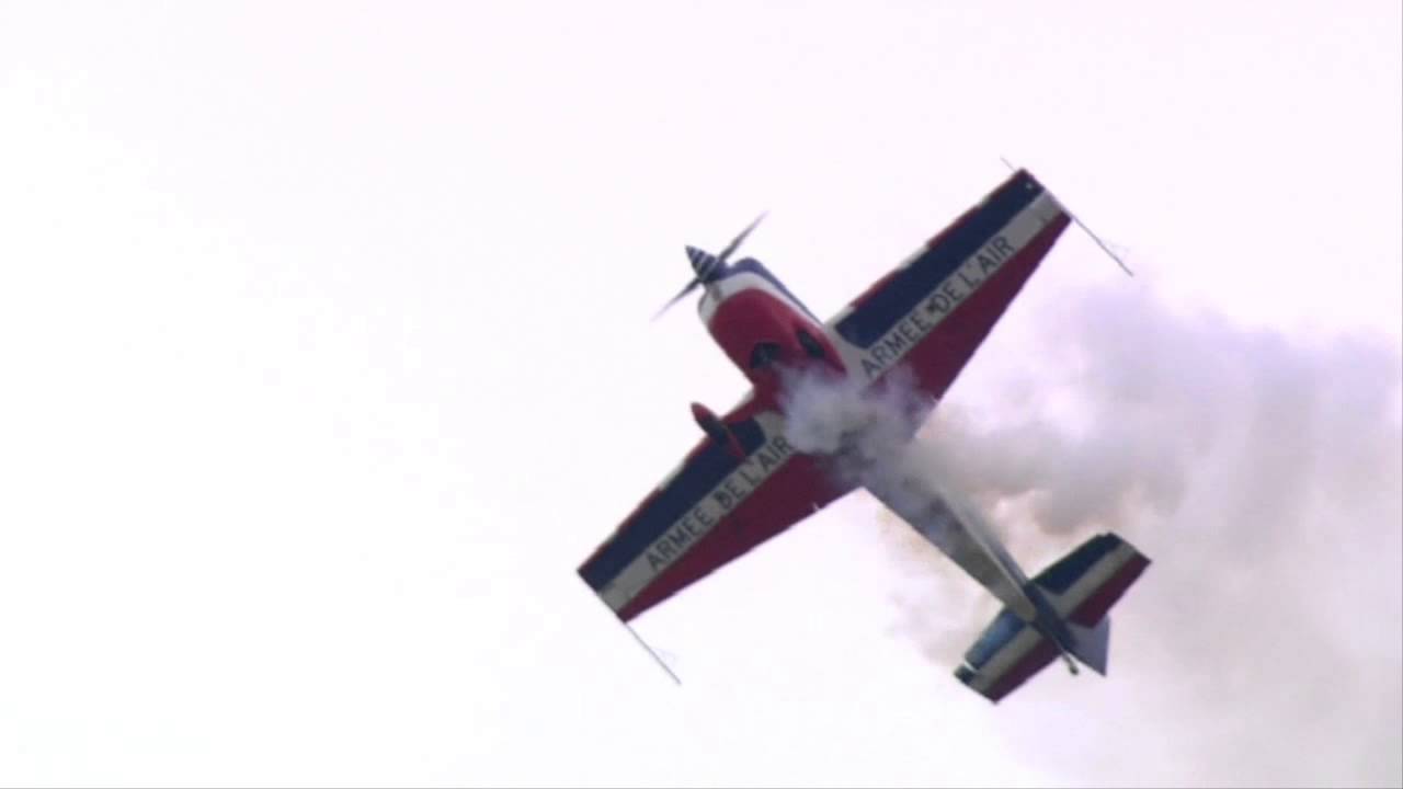 EXTRA B &eacute;quipe de voltige de l'Arm&eacute;e de l'Air (Vid&eacute;o officielle Salon du Bourget 2013)