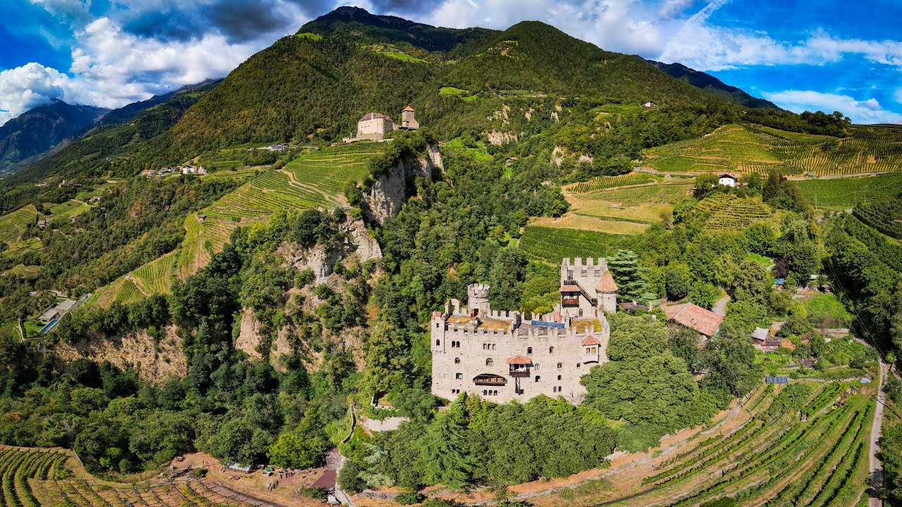 Tyrol Castle 🏰 / Meran Italy 🇮🇹 Solo Walk / Hike @ Schloss Tirol - Castel Tirolo