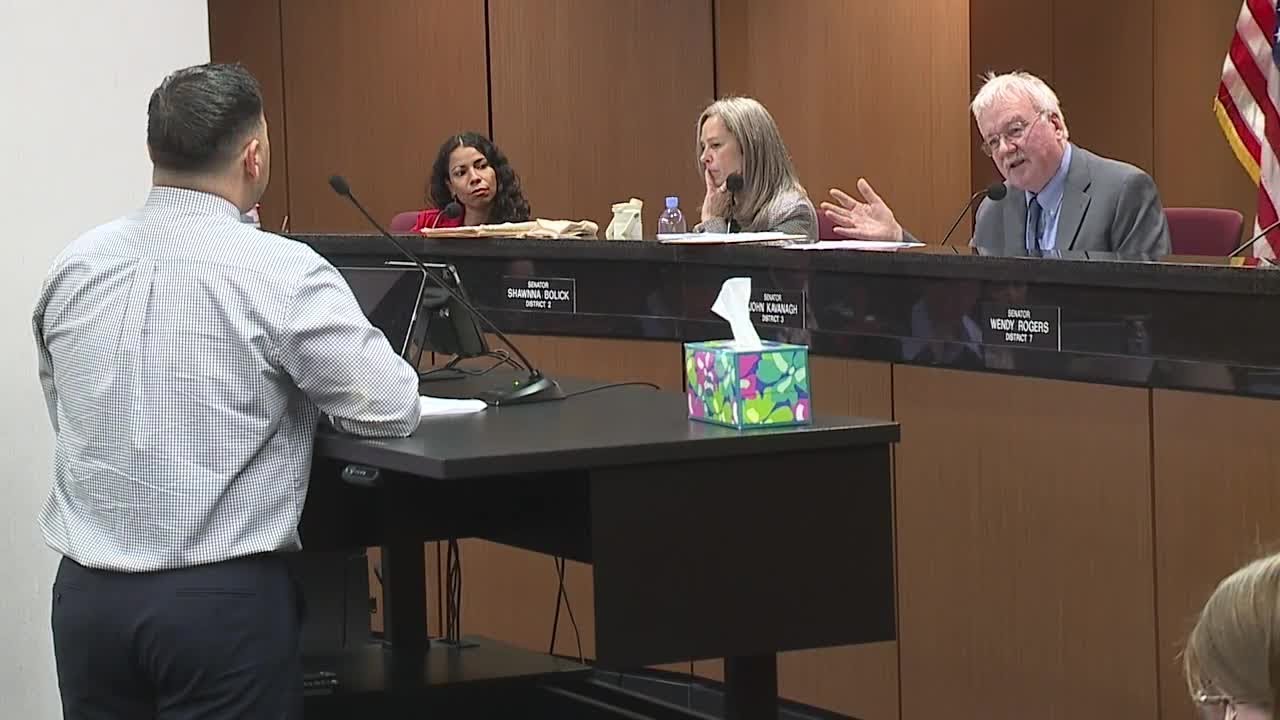 Arizona bill targeting specific arrest warnings advances despite heated opposition