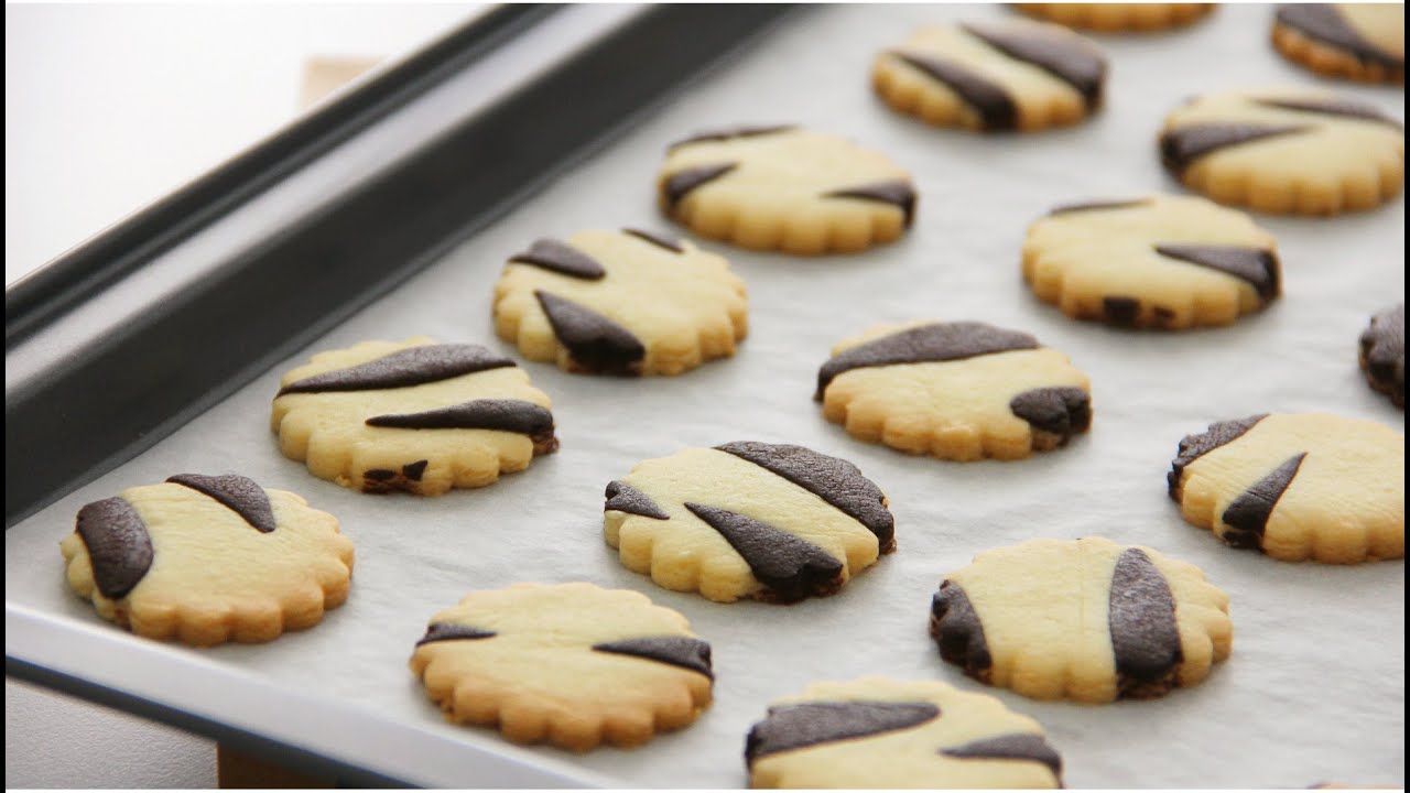 Zebra Cookies 斑马曲奇 | Apron
