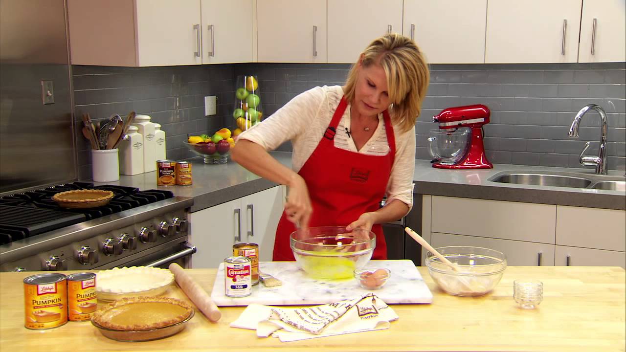 Learn how to make a Libby's Pumpkin Pie from start to finish #LibbysPie201