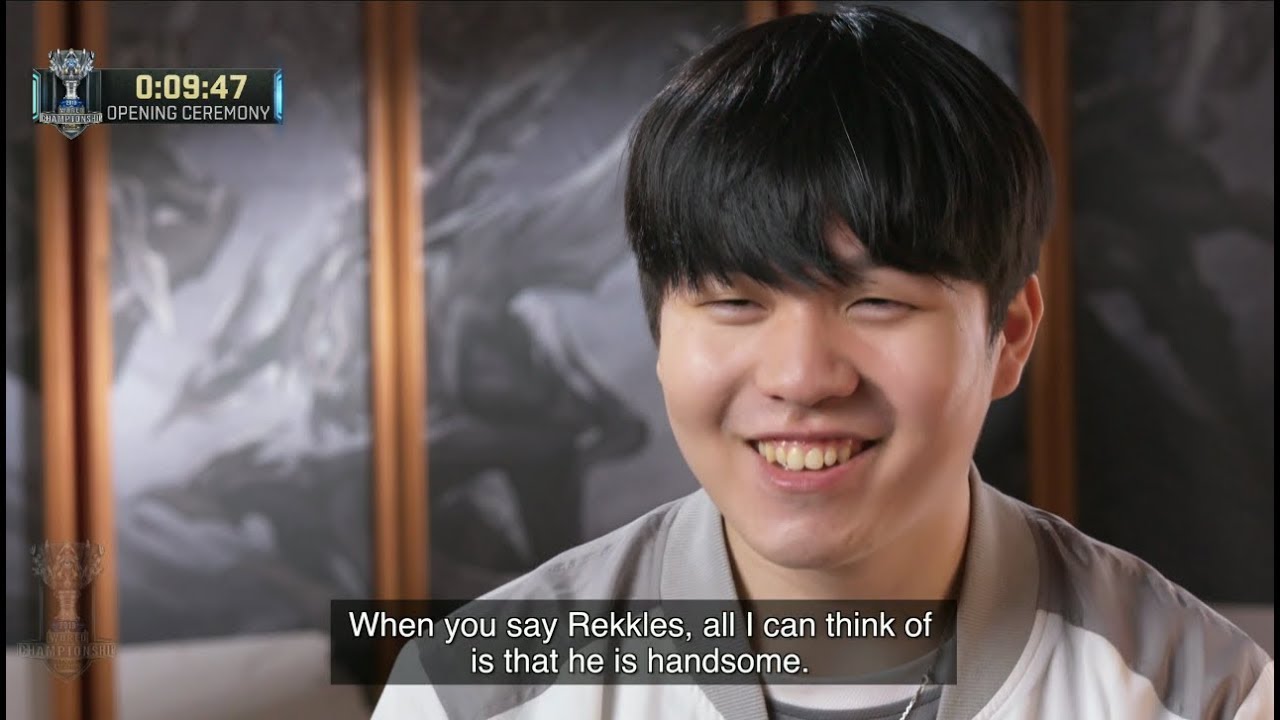 Countdown to S8 LoL Worlds Grand Finals - Fnatic vs Invictus Gaming!