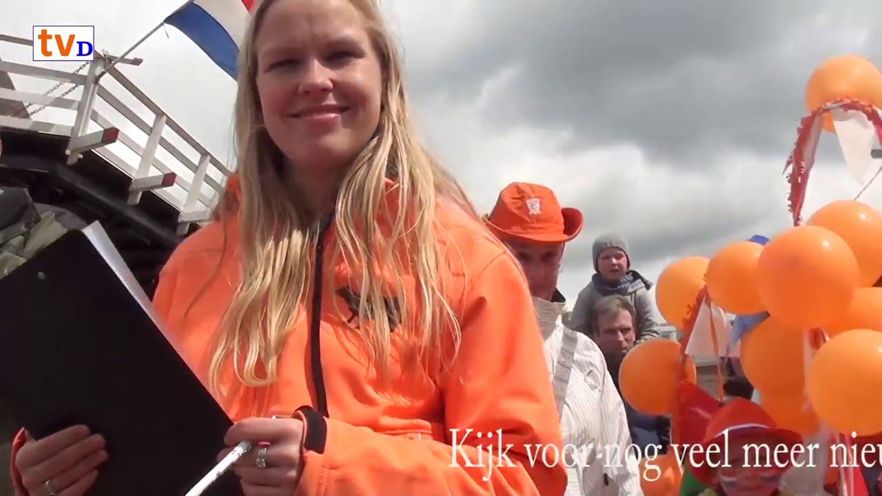 Kijk naar Jezelf Oranje-Optocht Dalfsen Linkerzijde publiek