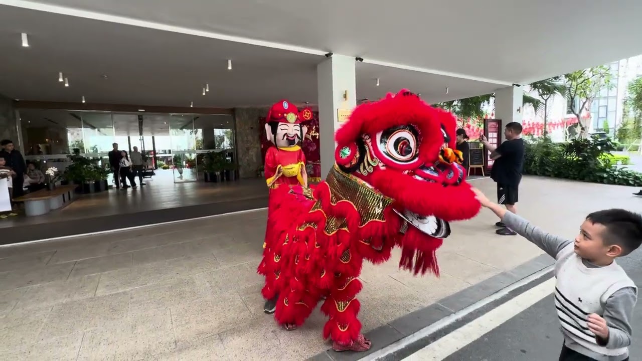 múa lân tết