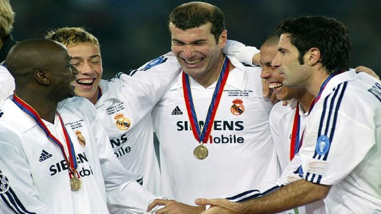HISTOIRE - LE ZIDANE GALACTIQUE DU REAL MADRID PAR MAKELELE - LECTURE - TOUT SIMPLEMENT