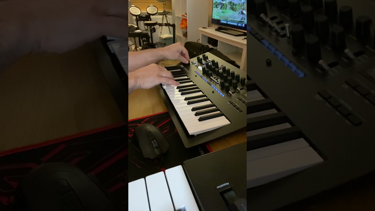 Korg Minilogue Xd Demo - Moog Lead Patch