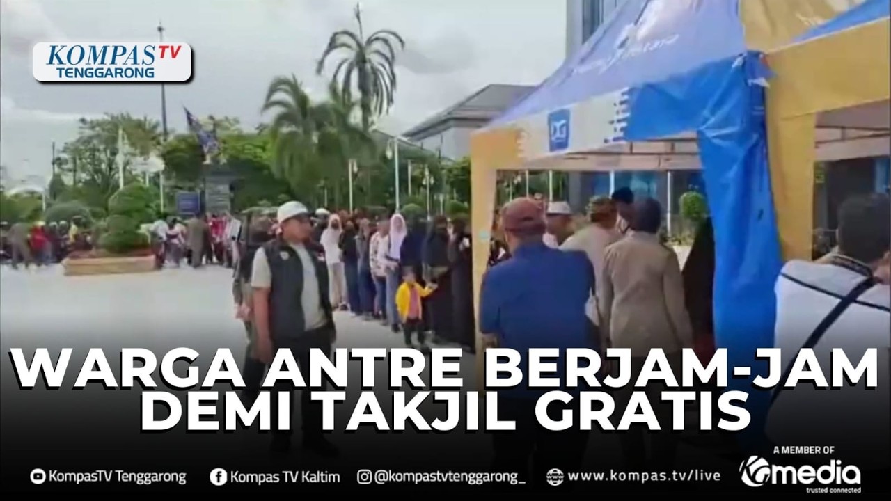 Warga Antre Berjam-Jam Demi Takjil Gratis