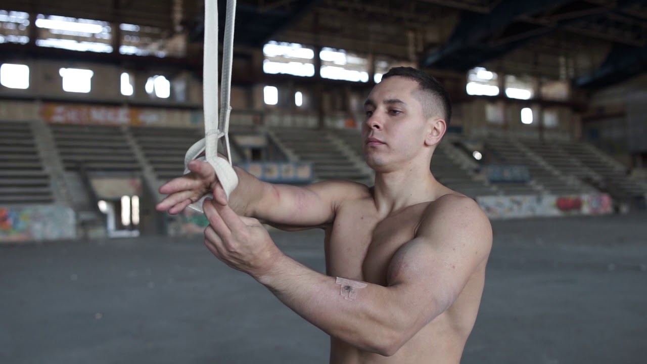 Aerial straps act [ Sergii Kudriavtsev ]