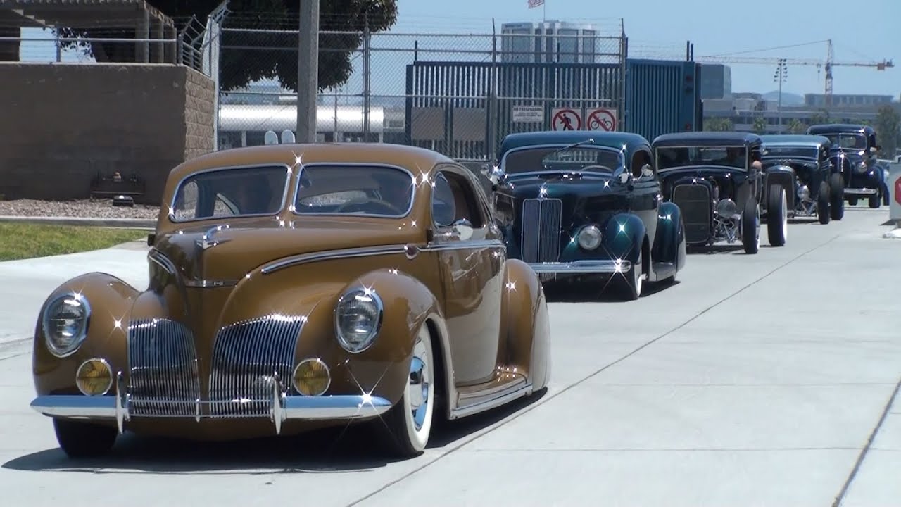 Hot Rods on the Tarmac at Lyon Air Museum (2022) - Drive-Ins and Leaving