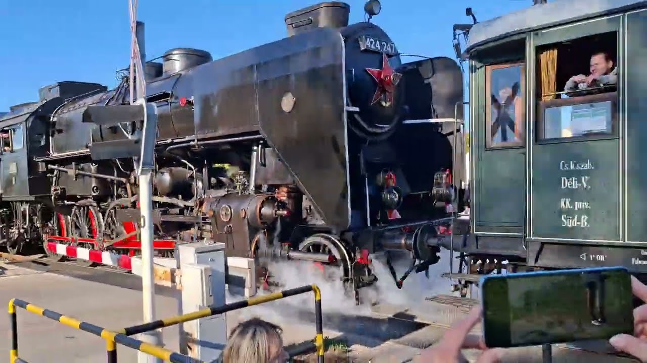 424,247 Különvonattal Székesfehérváron [25.10.04]