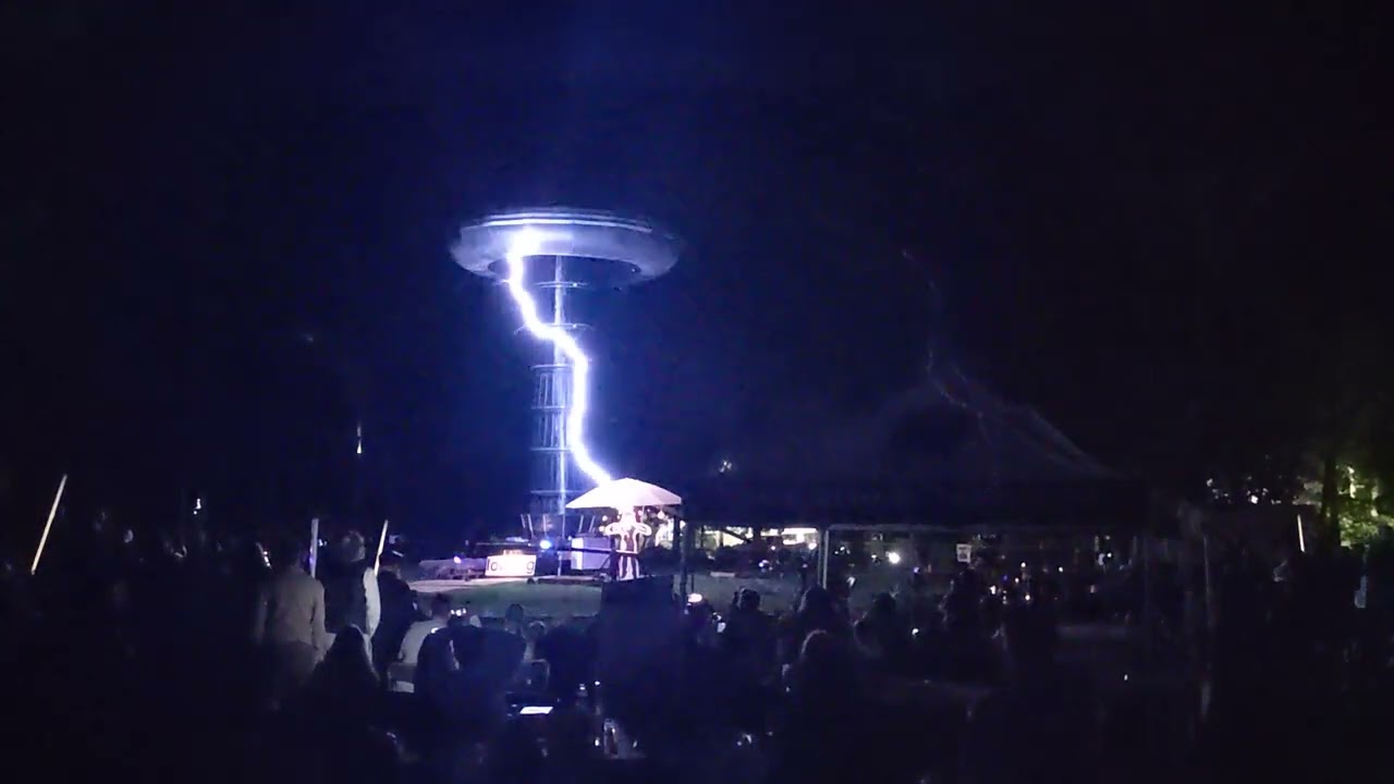 40 ft Tesla Coil - @LightningOnDemand  at the @teslasciencecenteratwarden8614