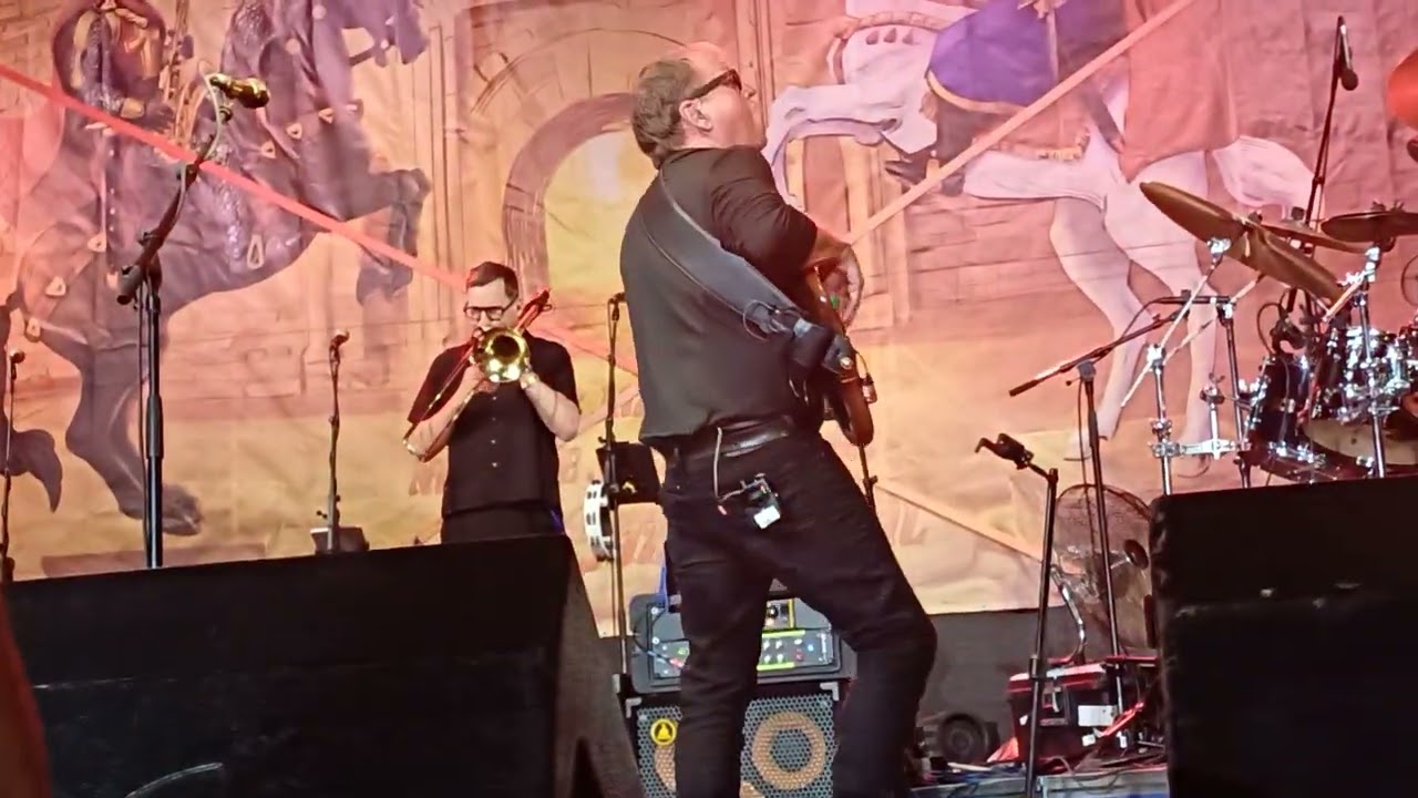 Level 42 - Love games (live at Nishville 2025) 