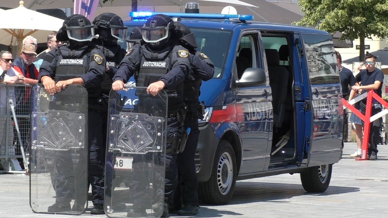 Einsatzvorführung Justizwache Linz