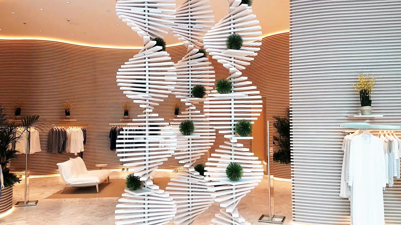 100% Capri casts anchor at Dubai Mall Fashion Avenue