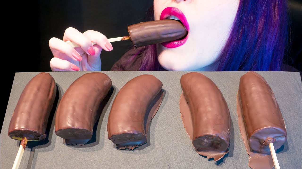 ASMR: Super Gooey Chocolate-Covered Bananas on a Stick 🍌🍫 ~ Relaxing Eating Sounds [No Talking|V] 😻