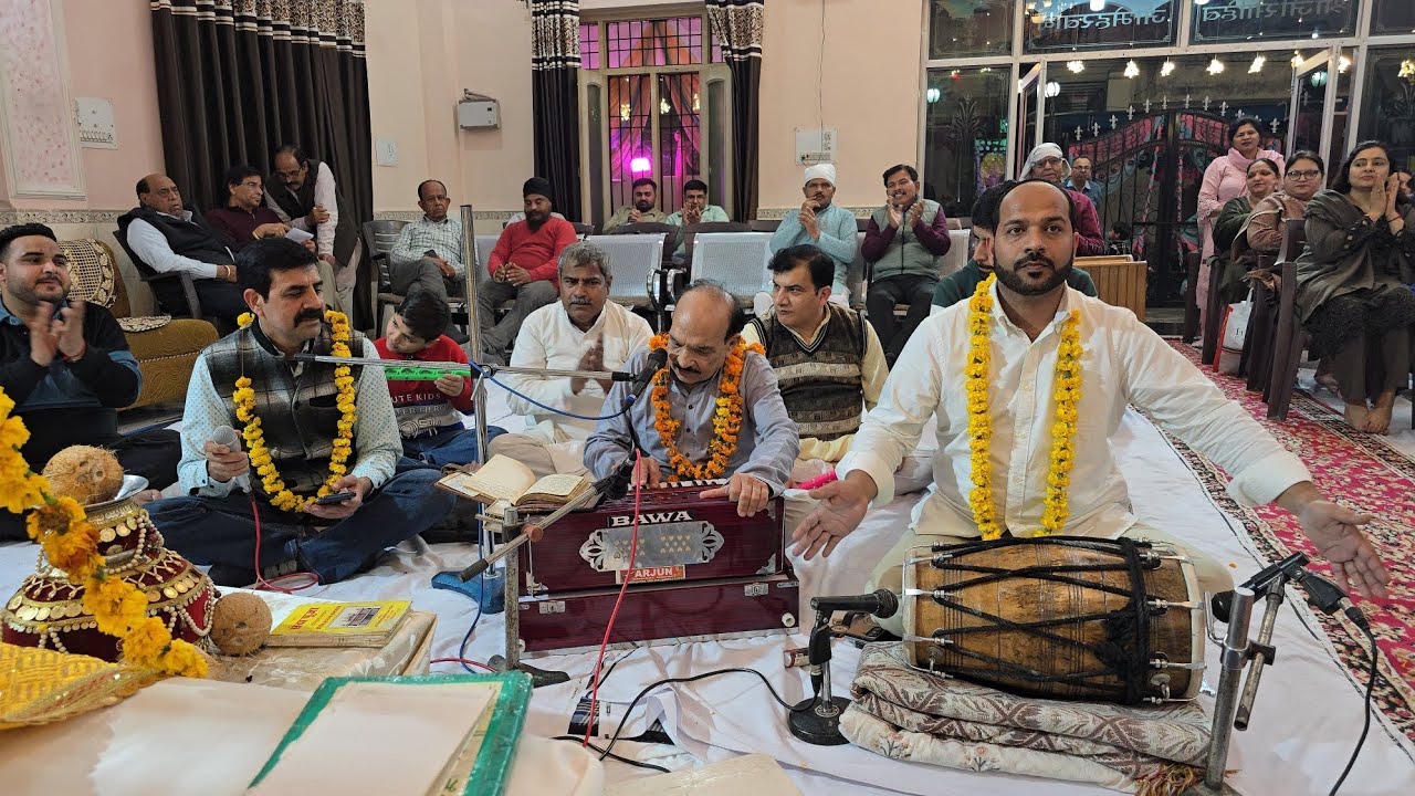 मेरे प्रीतम की निराली क्या शान है, इश्क भरे नैना, होटो पे मुस्कान है ।। कृष्ण जी द्वारा सुन्दर भाव