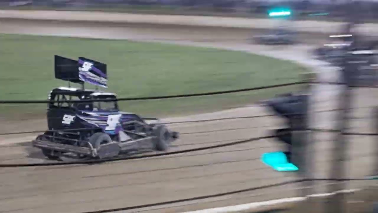 Woodford Glen Speedway. Stockcar championship. 19/2/26