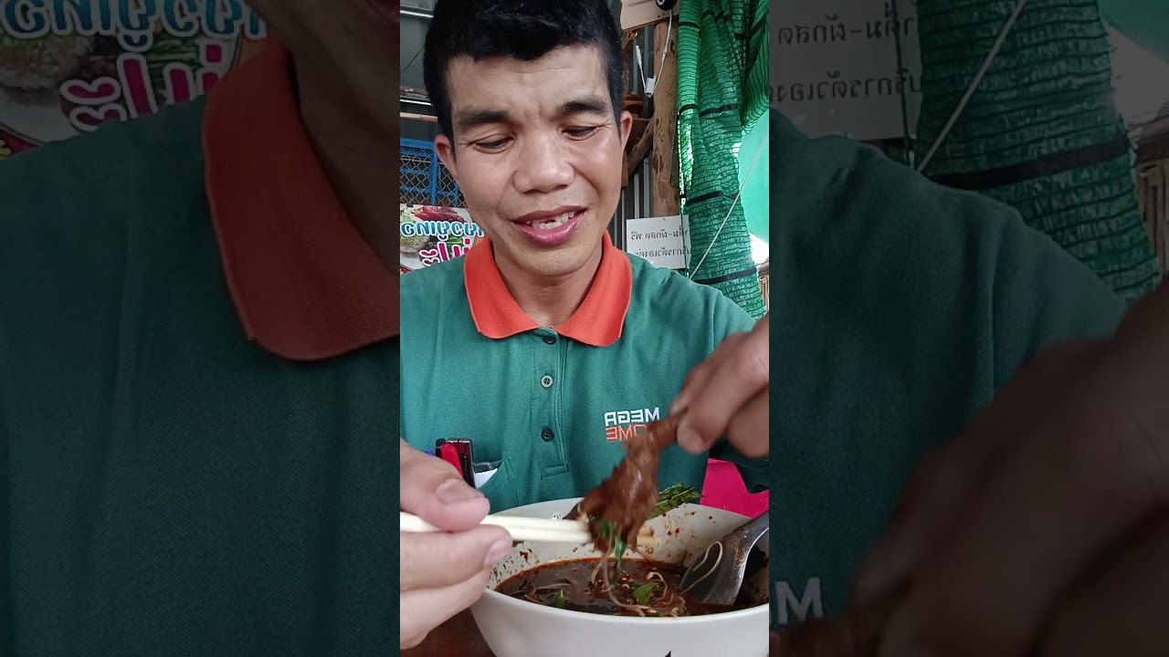  ก๋วยเตี๋ยวตีนไก่+ผักสด