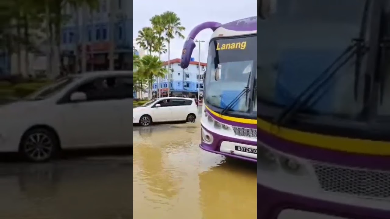 Flooding at Whalf Express Terminal/Sacred Heart Cathedral in Sibu