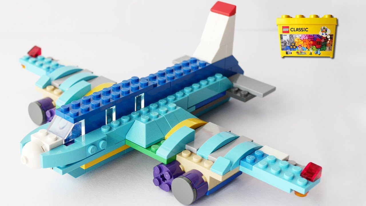 Building a LEGO airplane, using Classic 10698 (レゴ：飛行機 作り方)