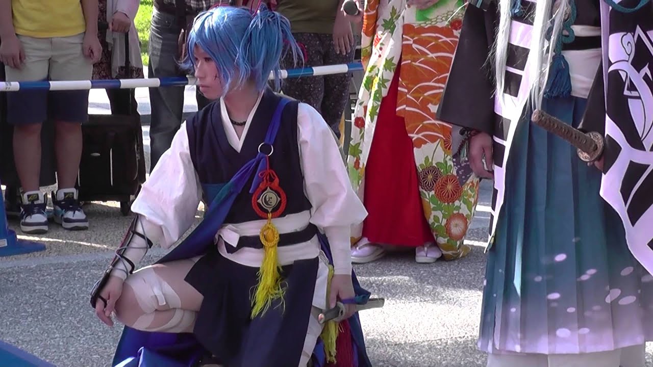 大人気ゲーム、「刀剣乱舞」のコスプレショー。京まふ２０１５、岡崎レッドカーペットにて。