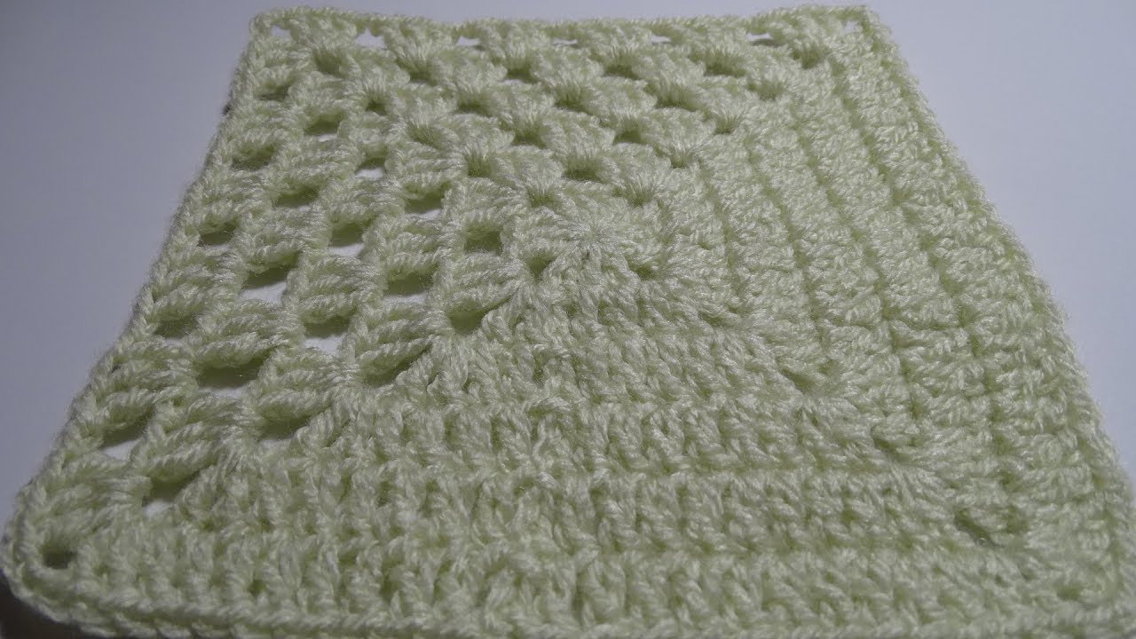 Crochet The 50/50 Granny Square - Two designs in one Square - English