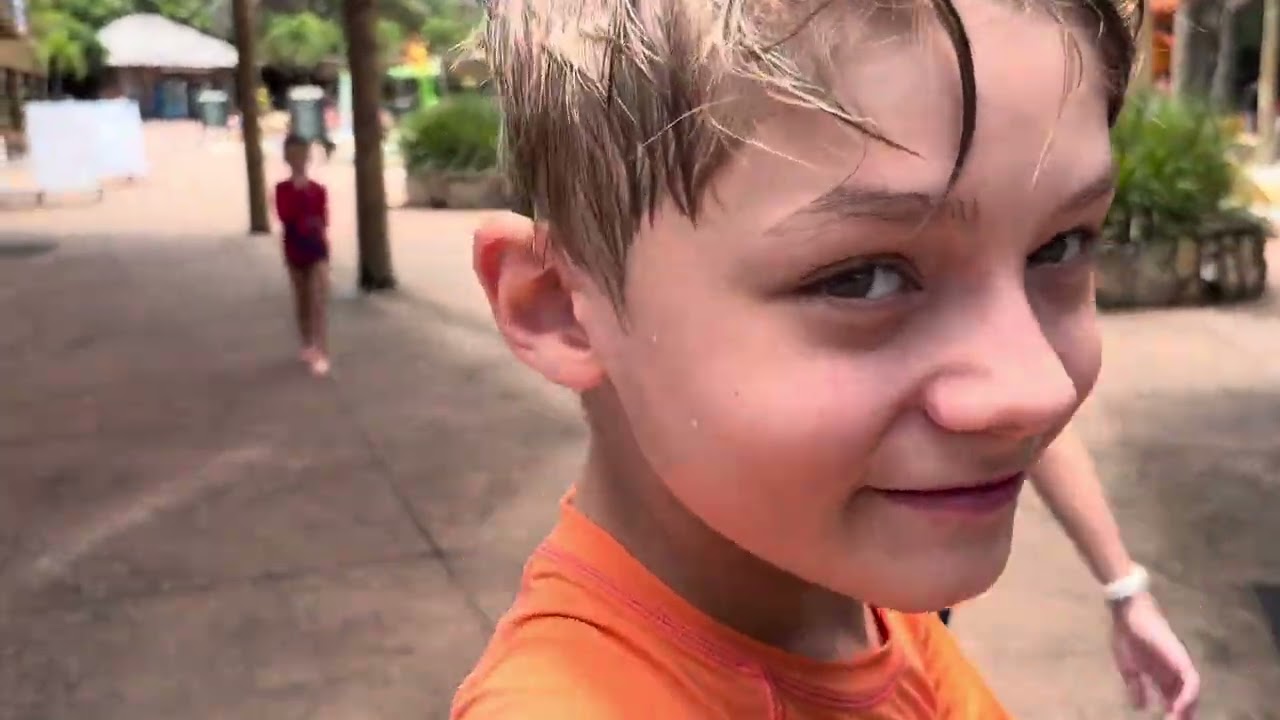 Perdi meu irmão mais novo no Hot Park / Rio Quente 