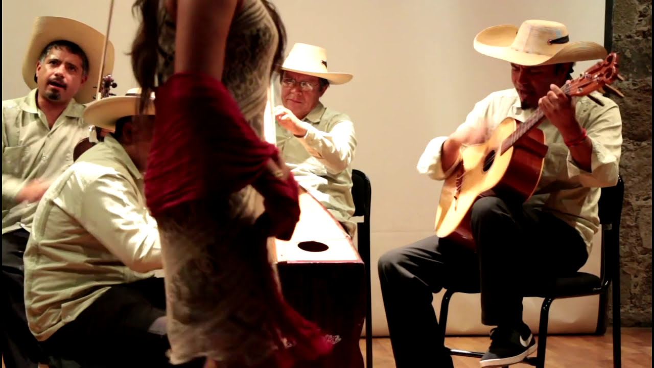 El gusto pasajero (en Tlaxcala, 2014) - Conjunto LINDERO