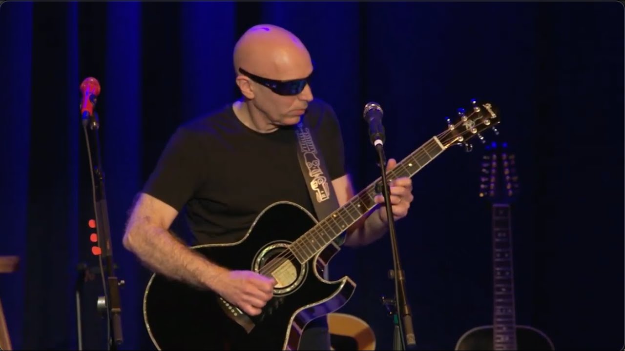 Joe Satriani and Tommy Lee Perform 