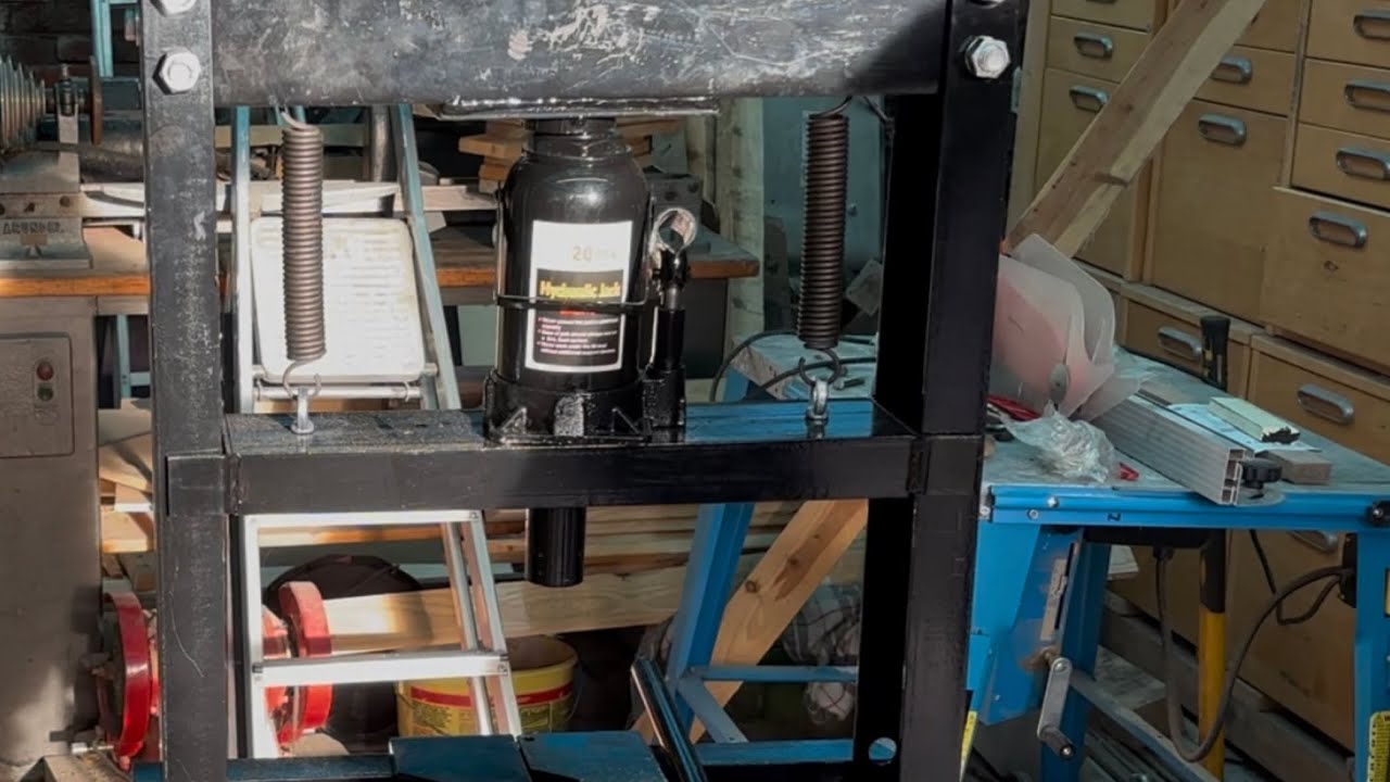 Using the press looking for a poprivet 