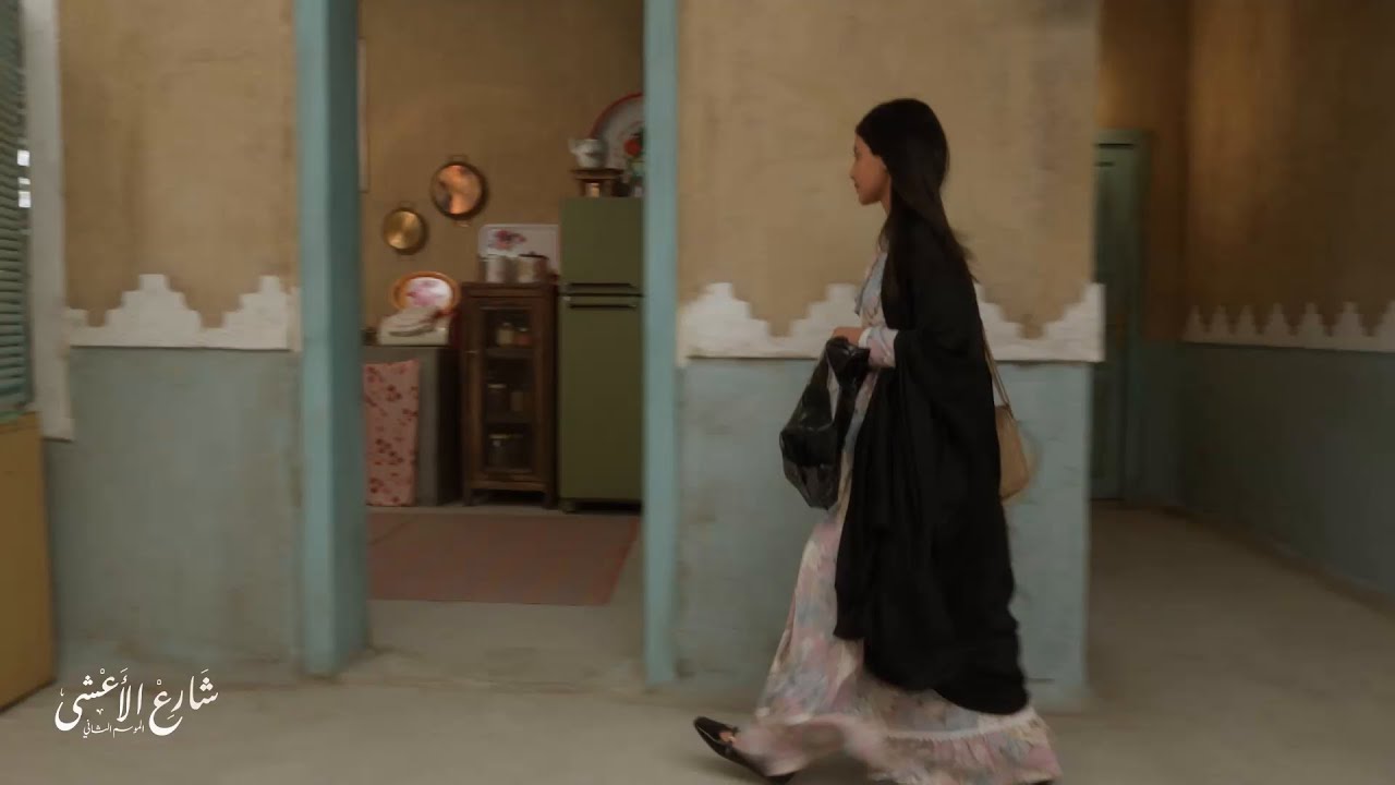 عزيزة تصدمها سيارة.. والسائق أعجب بها من النظرة الأولى