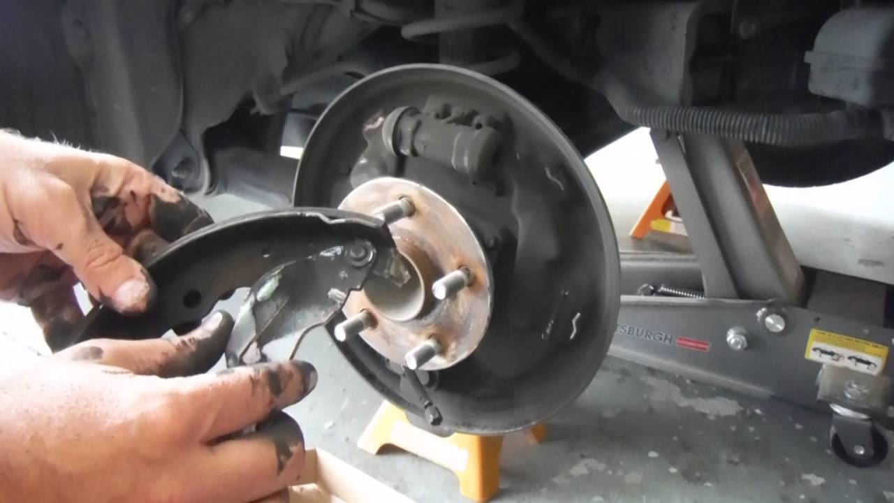 2005 Toyota Matrix Rear Brake Shoe Replacement (Drum Brakes)