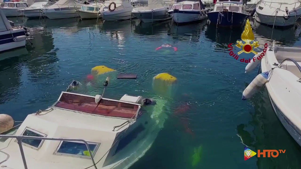Vigili del Fuoco - Trieste, Recupero imbarcazione affondata nel porto - www.HTO.tv