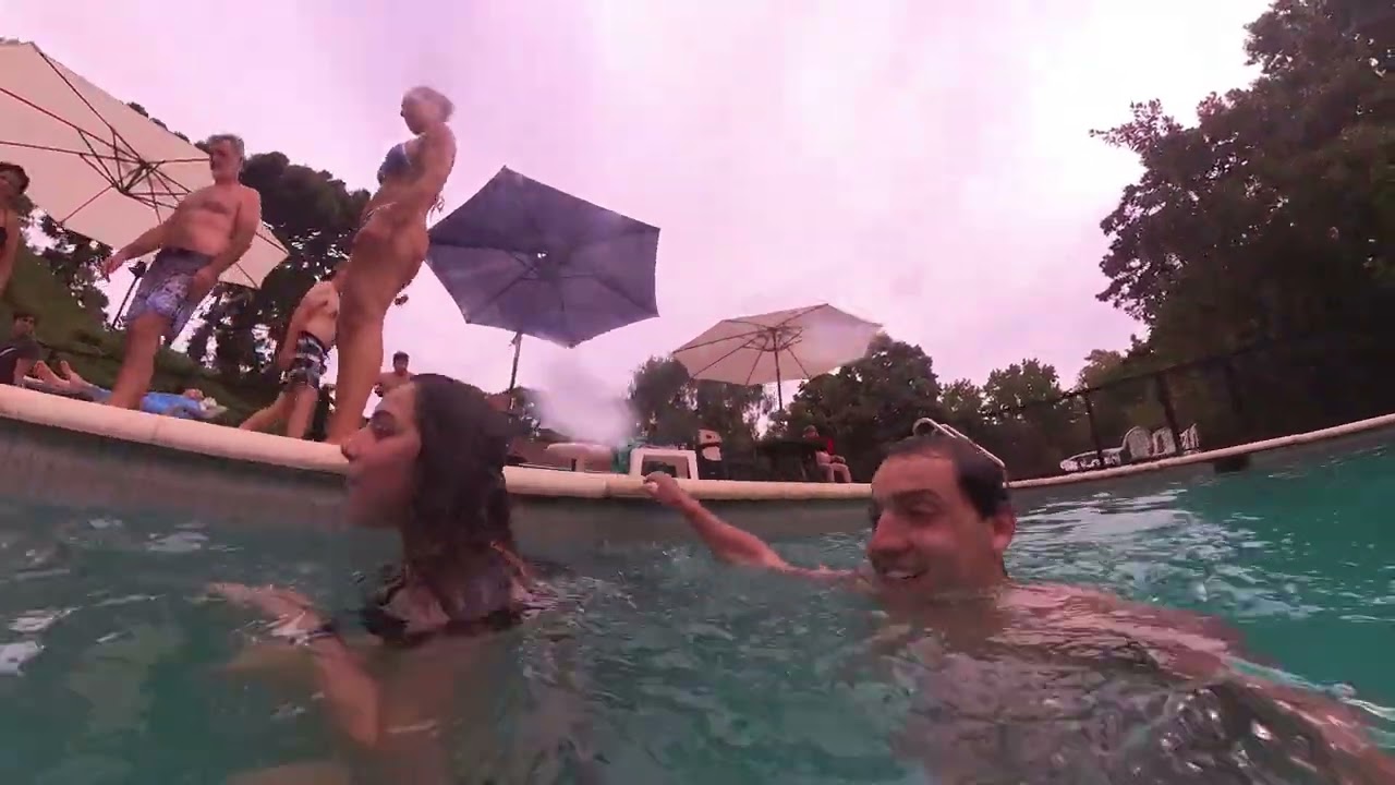 Tarde de pileta en Familia