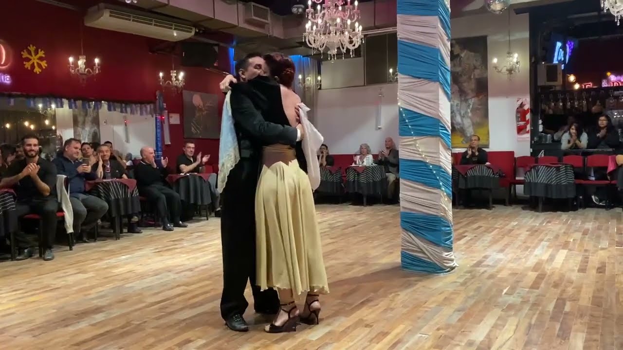 Soledad Maidana y Leonardo Beltrán bailan la zamba 