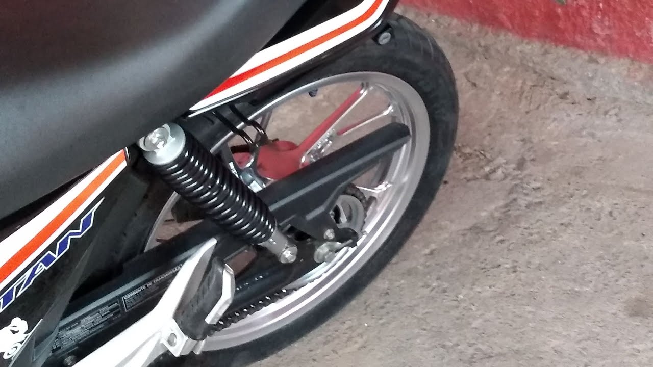 Titan 160 com rodas cromadas