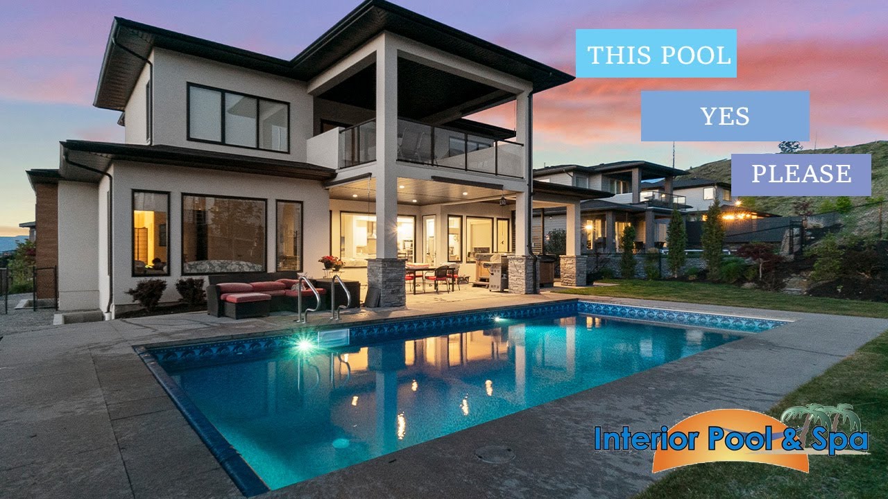 Interior Pool and Spa - 16' x 32' Latham Terrazzo Electric Aquarius Vinyl Liner Pool - Kelowna, BC