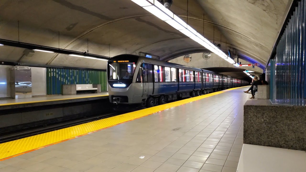 Azur Set 53 Being Tested on the Blue Line
