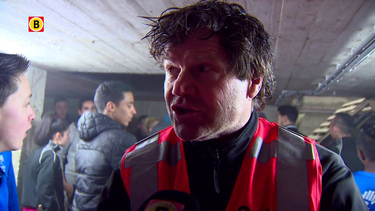 ME oefent illegale houseparty in Uden met stokken, stenen en snoeiharde muziek