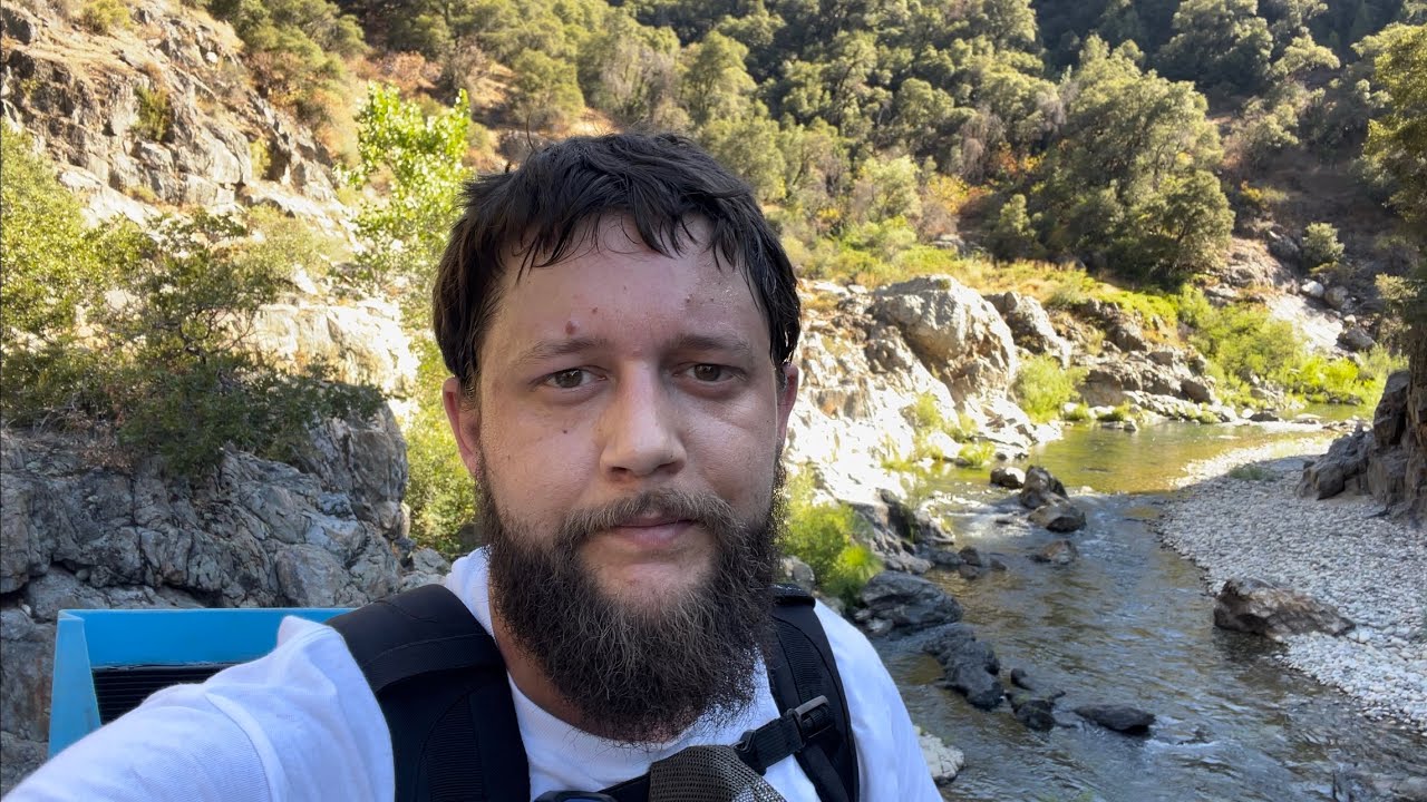 Crevicing and sniping for gold in Northern California. Rattlesnakes,Bedrock and Gold  🤘⚒️🇺🇸