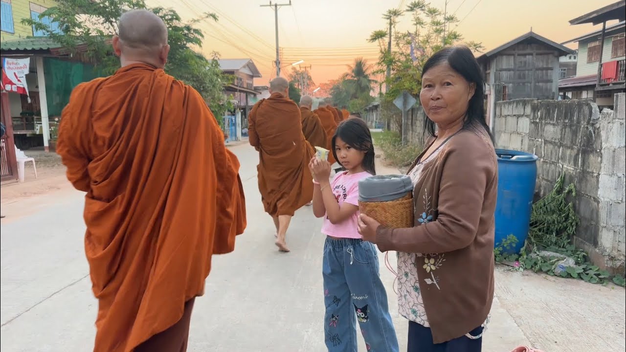 🔴Live สด 08/03/2569 คณะพระสงฆ์วัดถ้ำนมผาบิณฑบาตร ที่บ้านหนองแซงสร้อย จ.อุดรธานี
