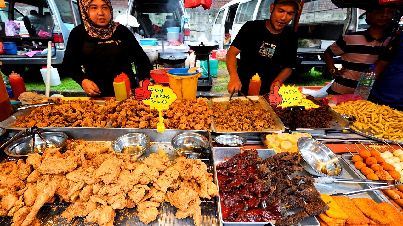 Johor Locals Love This Night Market – Pasar Malam Larkin Full Tour! 🇲🇾