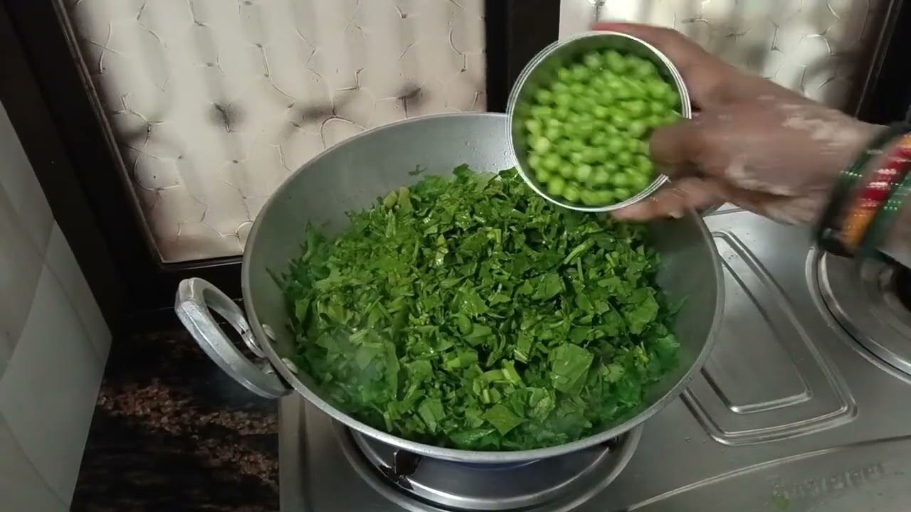 पालक आलू की सब्जी जो एक अलग तरीकाचटपटा