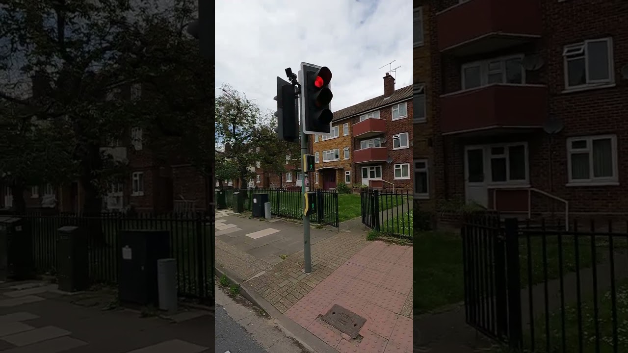 Ipswich: St. Helen's Street B1075, PEEK TLED Traffic Lights Puffin Crossing