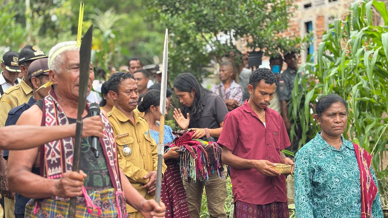 Di Balik Layar Kepemimpinan